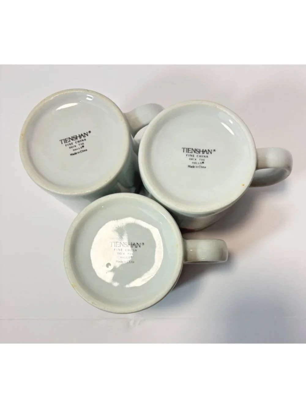 Tienshan Fine China Deck The Halls Christmas Mugs Set Of 3  Vintage 2000